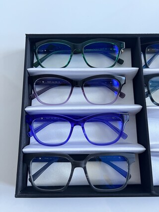 9x Optische monturen, Tom Davies, in luxe opbergdoos/displaytray